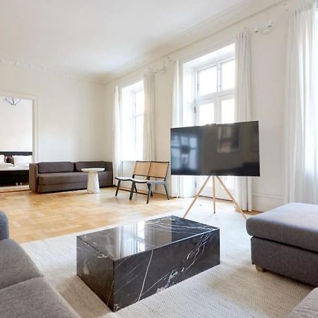 Moderen And Sleek 3Br With Bath By The Lakes And Metro Kopenhagen Buitenkant foto