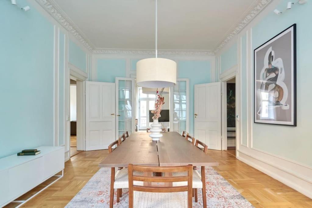 Moderen And Sleek 3Br With Bath By The Lakes And Metro Kopenhagen Buitenkant foto