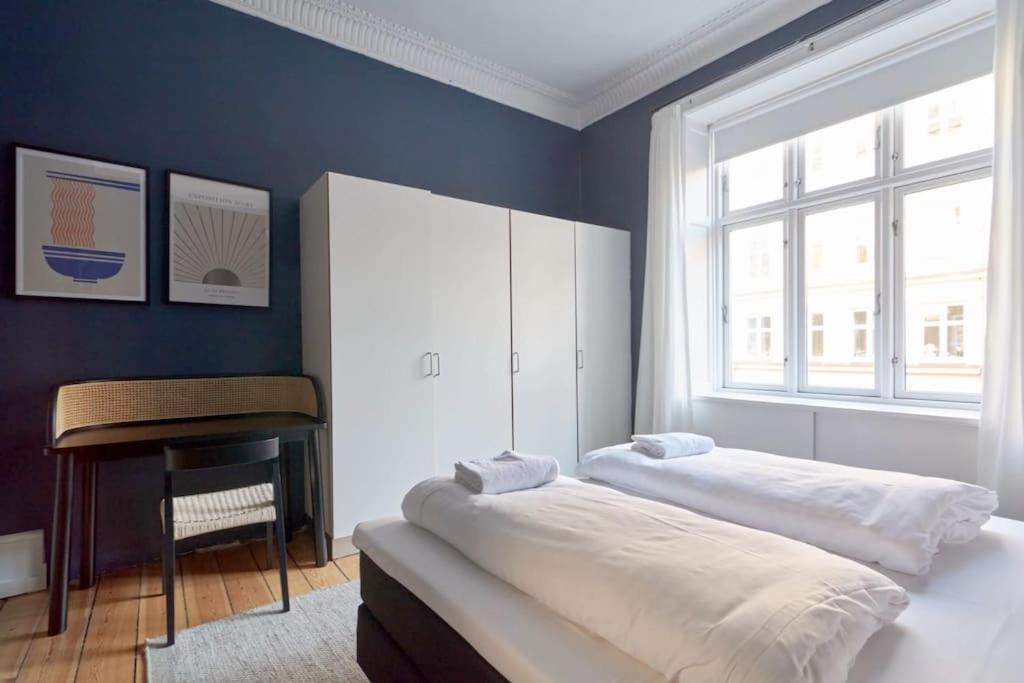 Moderen And Sleek 3Br With Bath By The Lakes And Metro Kopenhagen Buitenkant foto