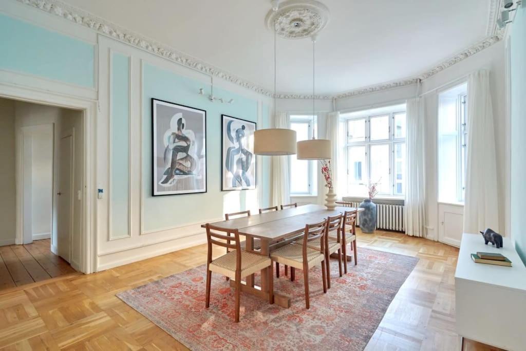 Moderen And Sleek 3Br With Bath By The Lakes And Metro Kopenhagen Buitenkant foto