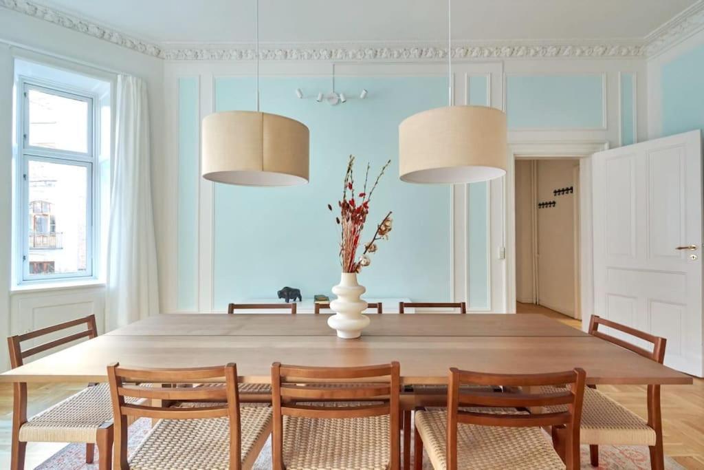 Moderen And Sleek 3Br With Bath By The Lakes And Metro Kopenhagen Buitenkant foto